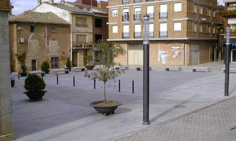 Urbanización de la Carrera de Augusto Etxeberría y Plaza de los Fueros de Mendavia, Navarra